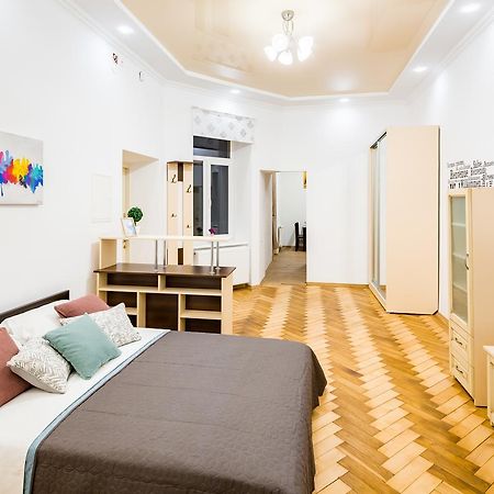 Bright And Cozy Apart With Balcony 利沃夫 外观 照片