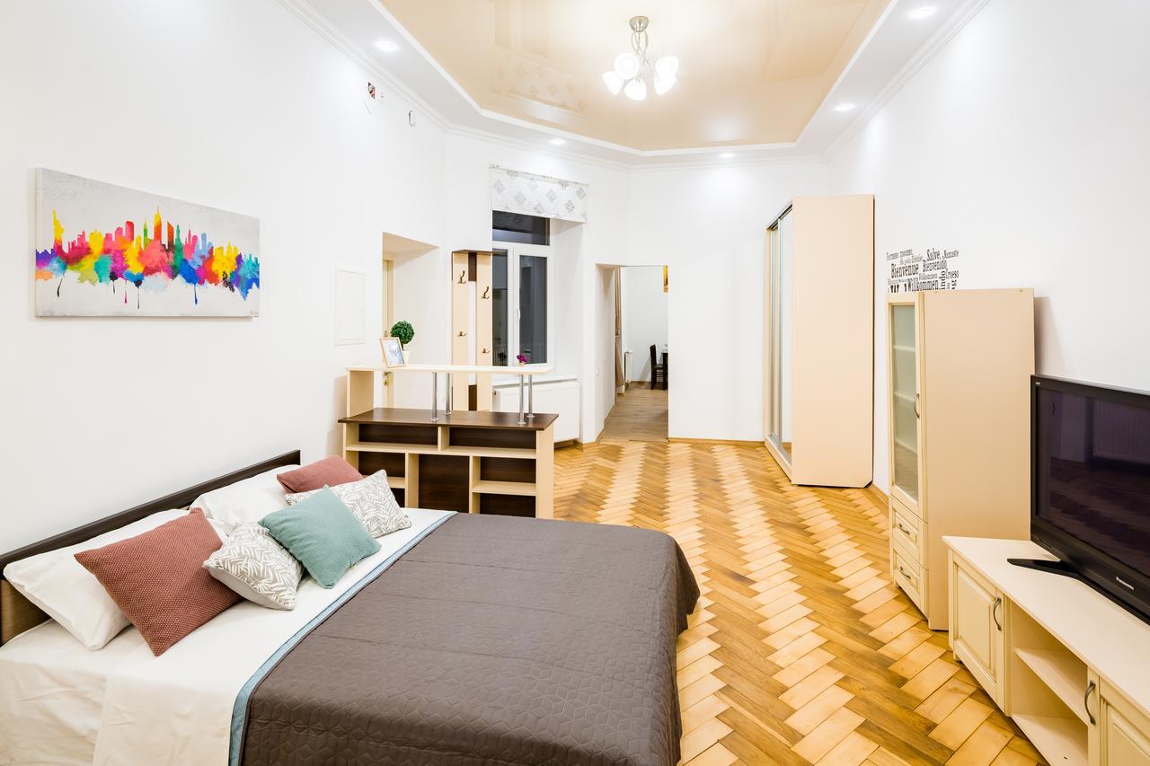 Bright And Cozy Apart With Balcony 利沃夫 外观 照片